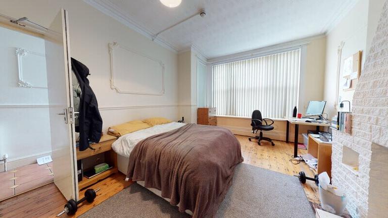 Lucas Place, Woodhouse, Leeds, LS6 2JB