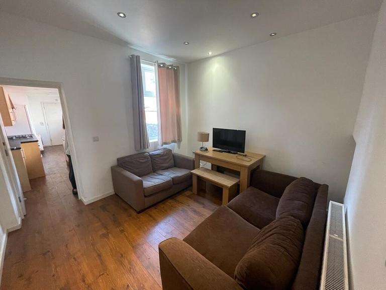 5 bedroom house for rent Dawlish Road, Birmingham, B29 7AE UniHomes