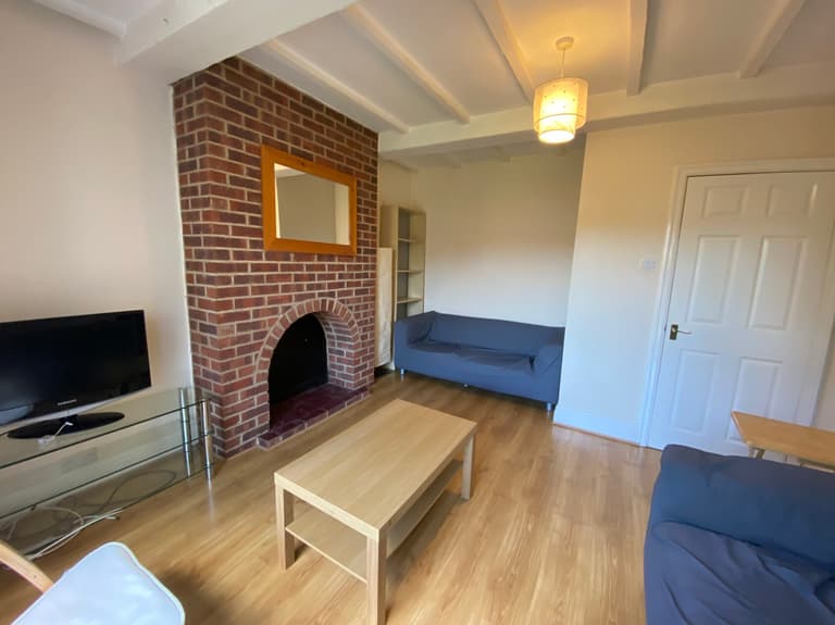 Newport View, Headingley, Leeds, LS6 3BX Newport View, Headingley, Leeds, LS6 3BX