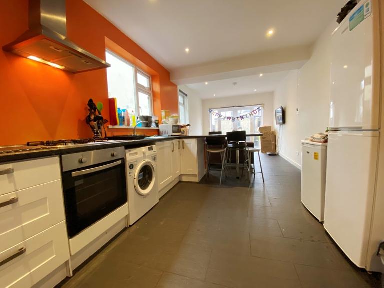 Clun Terrace, Cathays, Cardiff, CF24 4RB