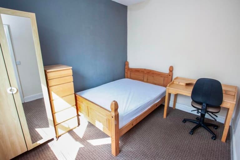 5 Bed Furness Road, Fallowfield, Manchester, M14 6LX 5 Bed Furness Road, Fallowfield, Manchester, M14 6LX