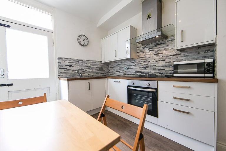 Estcourt Terrace, Headingley, Leeds, LS6 3EX
