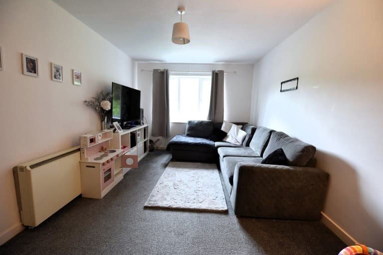 Flat 3, Headingley, Leeds, LS18 4JJ Flat 3, Headingley, Leeds, LS18 4JJ