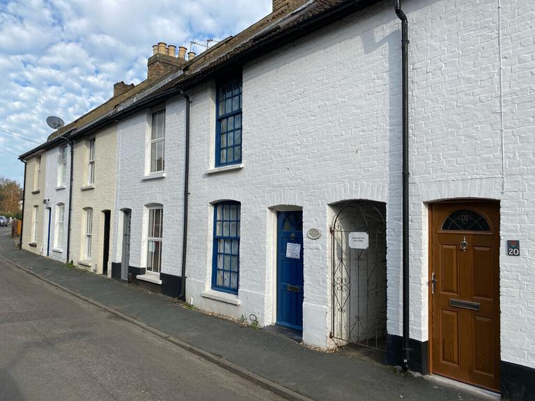 4 bedroom house for rent Albert Road Englefield Green, Surrey, TW20 0RQ