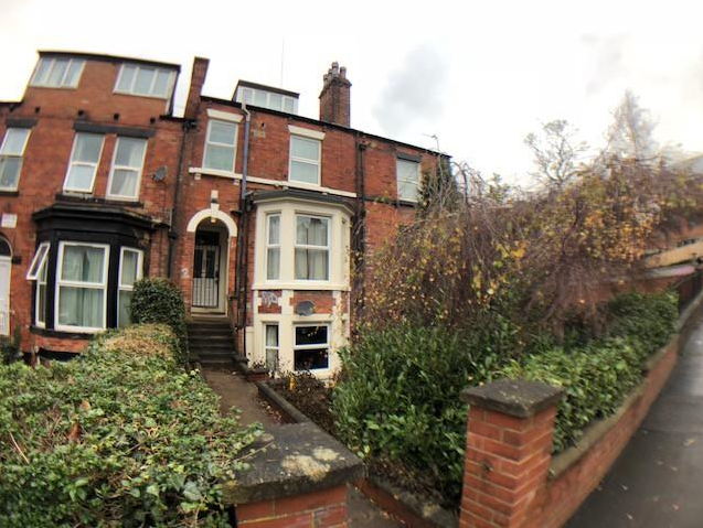 Ash Grove, Hyde Park, Leeds, LS6 1AY