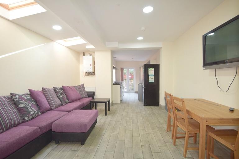 Angus Street, Roath, Cardiff, CF24 3LW