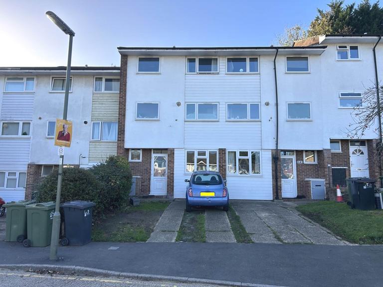 Guildford Park Avenue, Guildford, Surrey, GU2 7NN