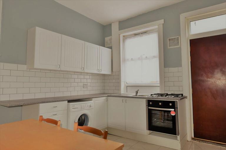 Burley Lodge Terrace, Hyde Park, Leeds, LS6 1QP