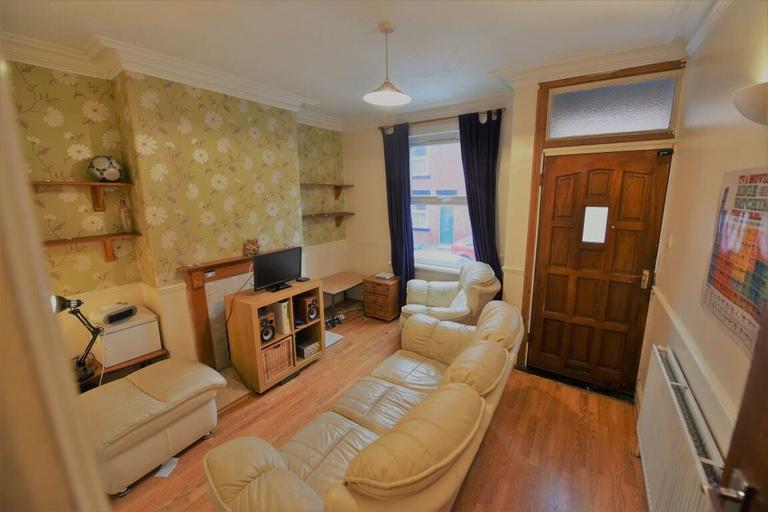 Burley Lodge Terrace, Hyde Park, Leeds, LS6 1QA