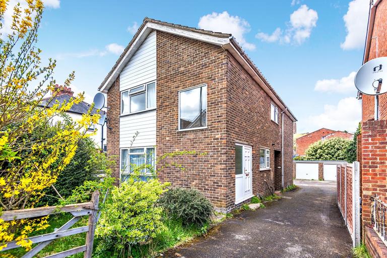 16 Madrid Road, Guildford, Surrey, GU2 7NT