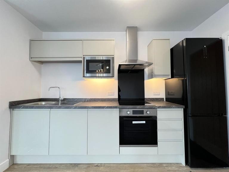 Canberra Crescent, West Bridgford, Nottingham, NG2 7FL