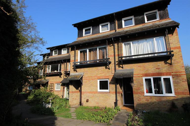 Curran Close, Uxbridge, London, UB8 2JU