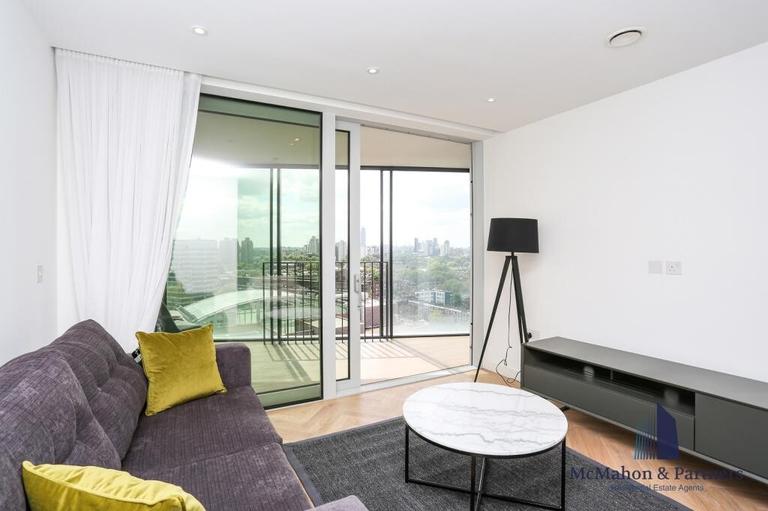 Elephant And Castle, Elephant and Castle, London, SE1 6FL