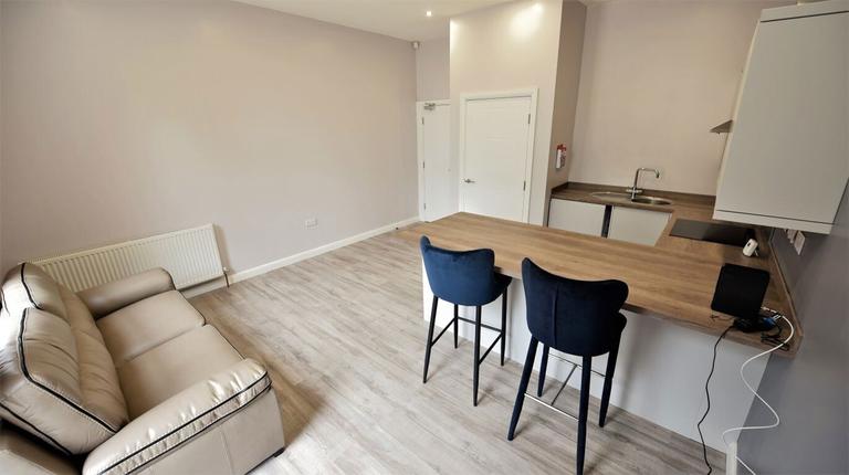 Cardigan Road, Hyde Park, Leeds, LS6 1LU