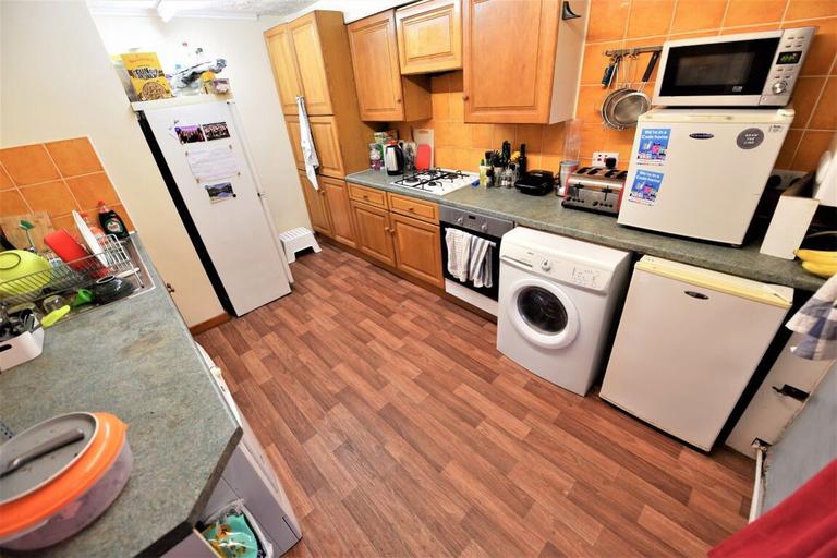 Thornville Avenue Hs, Hyde Park, Leeds, LS6 1JS