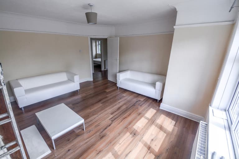 St. Chads Drive, Headingley, Leeds, LS6 3QD St. Chads Drive, Headingley, Leeds, LS6 3QD
