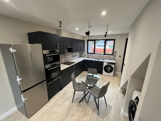 Manor Avenue, Hyde Park, Leeds, LS6 1BY