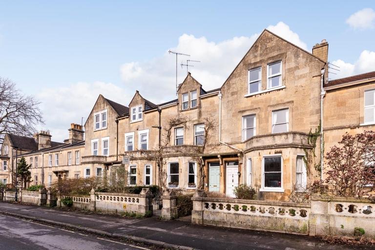 Pulteney Gardens, City Centre, Bath, BA2 4HG