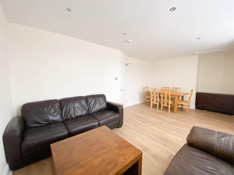 Gainsborough Grove, Fenham, Newcastle, NE4 5PJ