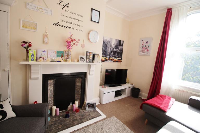 Victoria Road, Hyde Park, Leeds, LS6 1DL