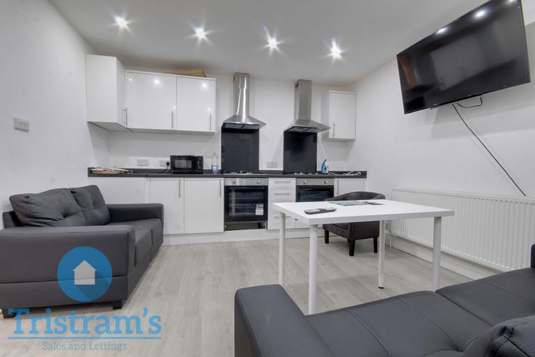 Rolleston Drive, Lenton, Nottingham, NG7 1JU