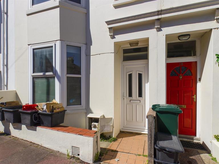 4 bedroom house for rent Carlyle Street, Brighton, BN2 9XW UniHomes