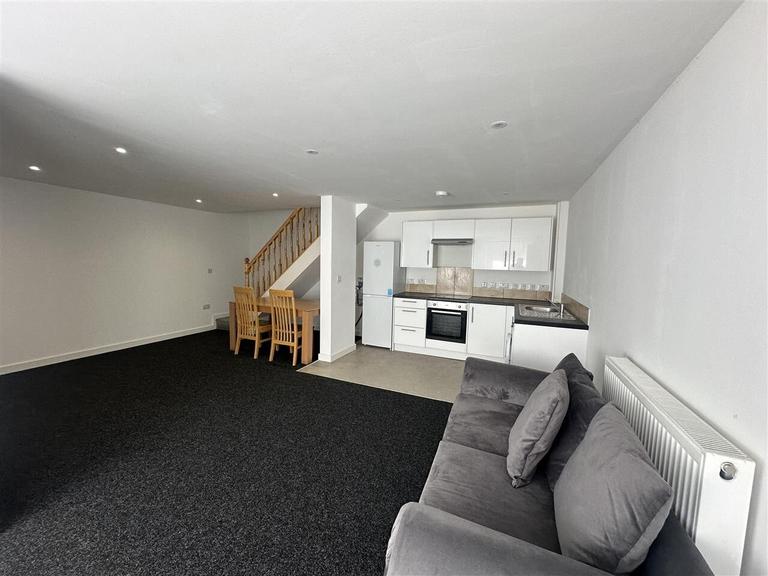 ***  *******Bills Included ****, City Centre, Southampton, SO14 3AQ