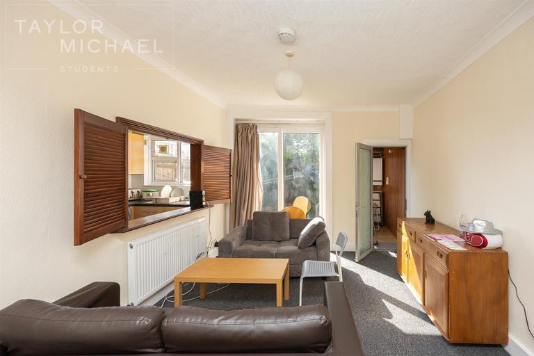 Buller Road, Coombe Road, Brighton, BN2 4BH