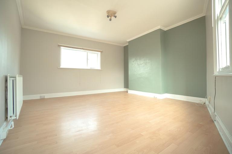 Oakwood Avenue, Hyde Park, Leeds, LS8 2HZ