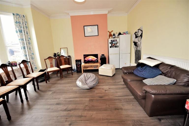 6 bedroom house for rent Cardigan Road, Leeds, LS6 1LJ UniHomes