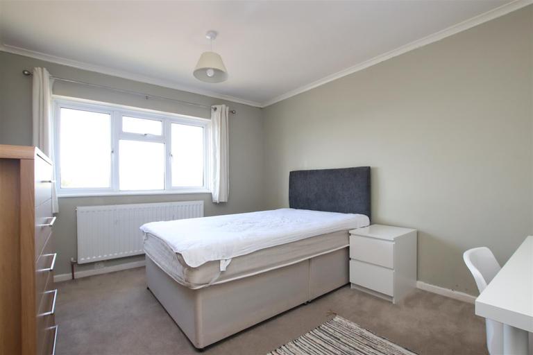 4 bedroom house for rent Sheridan Road, Bath, BA2 1RB UniHomes