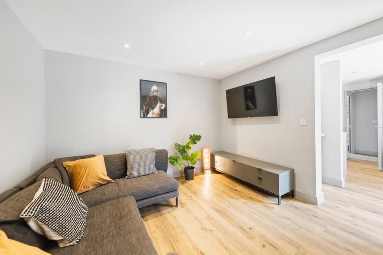 Conygre Grove, Filton, Bristol, BS34 7HZ