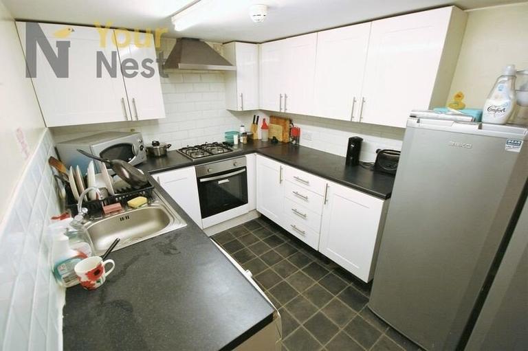 Burley Lodge Terrace, Hyde Park, Leeds, LS6 1QD