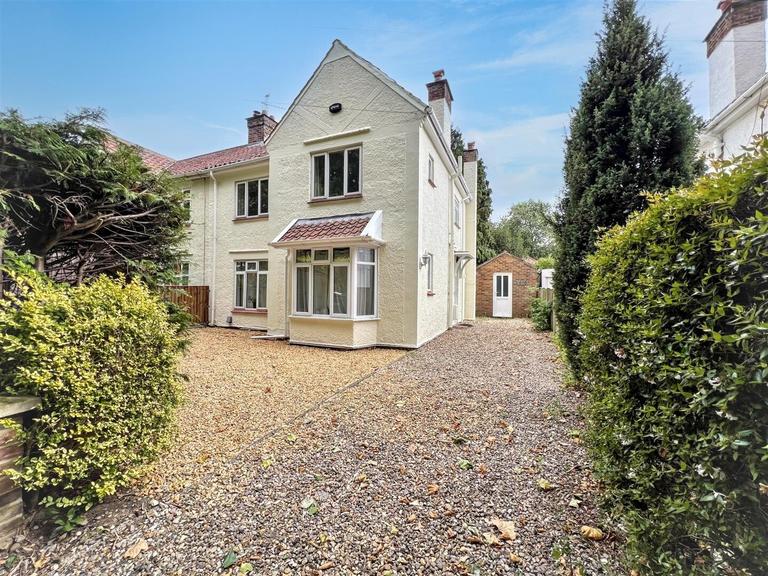 Earlham Road, North & West Earlham, Norwich, NR4 7HL