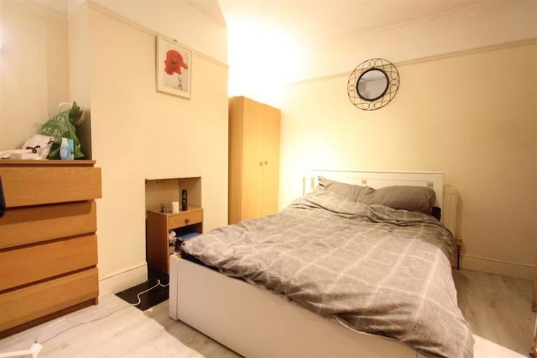 High Road, Swaythling, Southampton, SO16 2JE