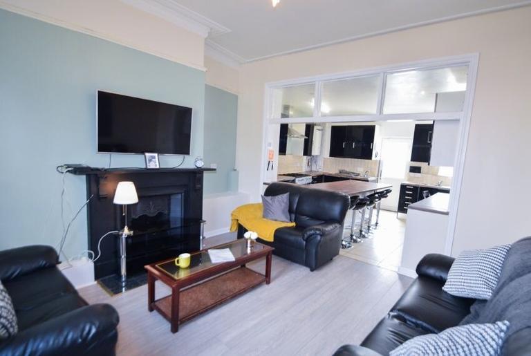 Broomspring Lane, Broomhall, Sheffield, S10 2FB