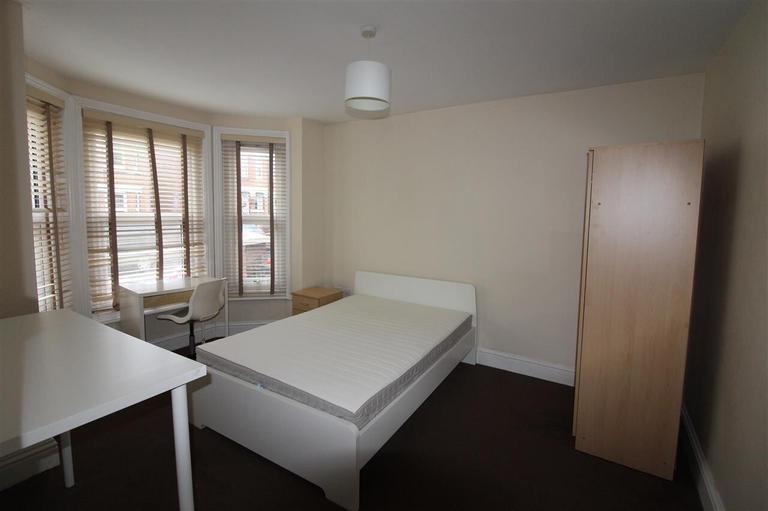 Burlington Road, The Polygon, Southampton, SO15 2FR