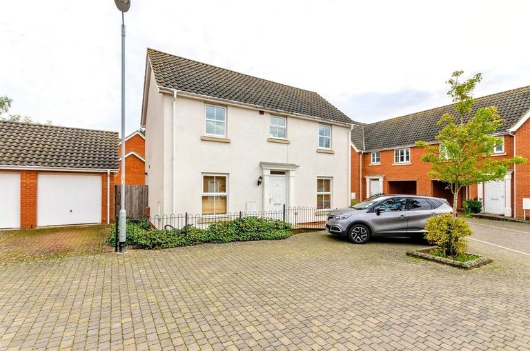 Earles Gardens, North & West Earlham, Norwich, NR4 7SH