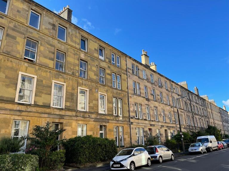 (2F1/4) Panmure Place, Tollcross, Edinburgh, EH3 9HP