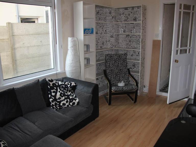 5 bedroom house for rent Llanishen Street, Cardiff, CF14 3QB UniHomes