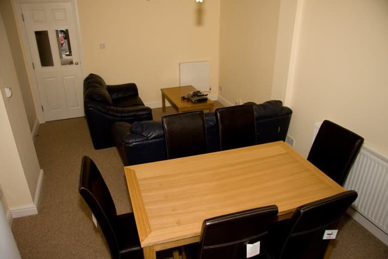 Tiverton Road, Selly Oak, Birmingham, B29 6BU Tiverton Road, Selly Oak, Birmingham, B29 6BU
