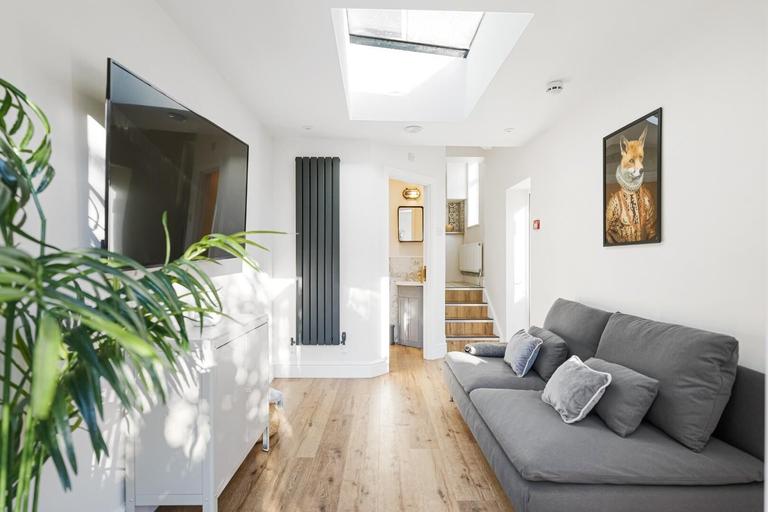 Lodge Causeway, Fishponds, Bristol, BS16 3HY
