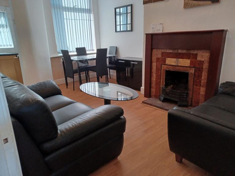 St. Ives Road, Rusholme, Manchester, M14 5NH