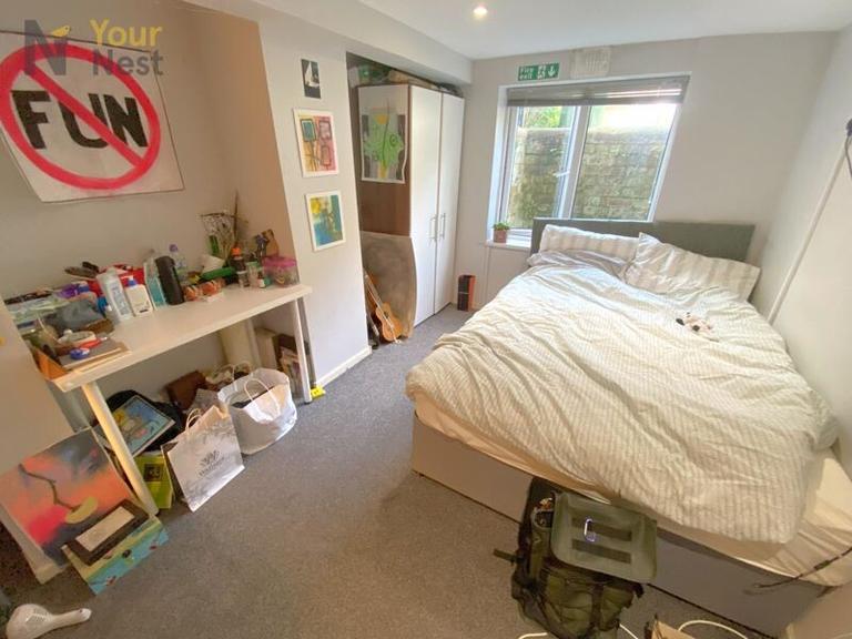 Headingley Avenue, Headingley, Leeds, LS6 3ER