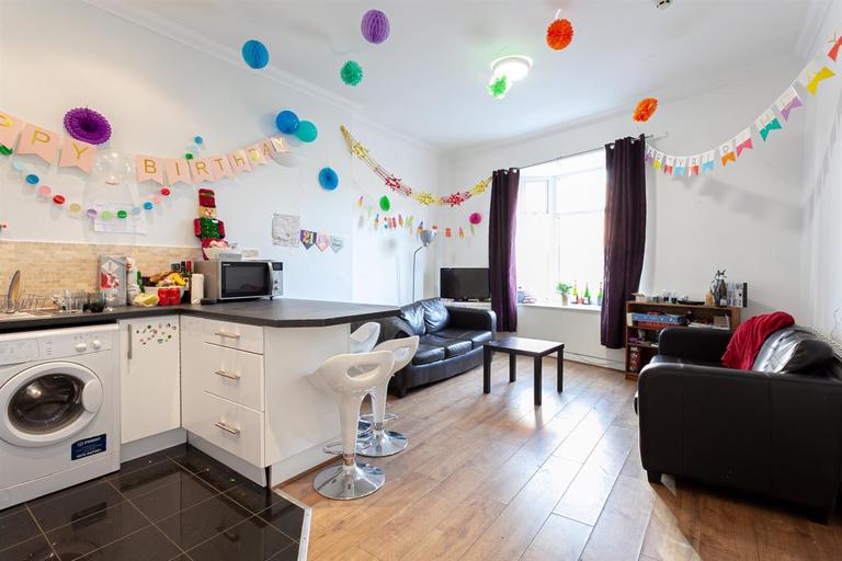 Wilmslow Road, Fallowfield, Manchester, M14 6NW