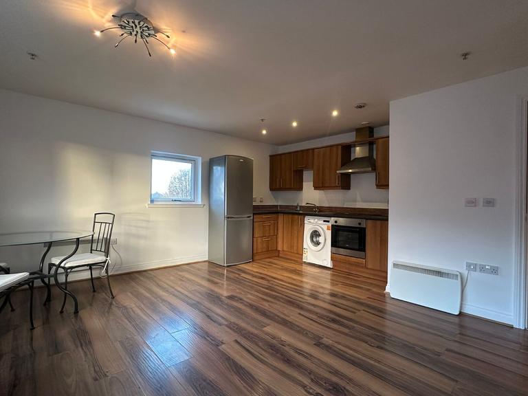 Victoria Road , 1/4, West End, Glasgow, G42 7AB