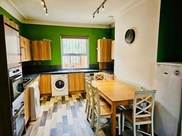 Providence Avenue, Woodhouse, Leeds, LS6 2HN