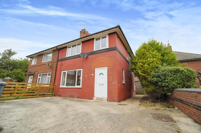 East Grange Garth, City Centre, Leeds, LS10 3EJ