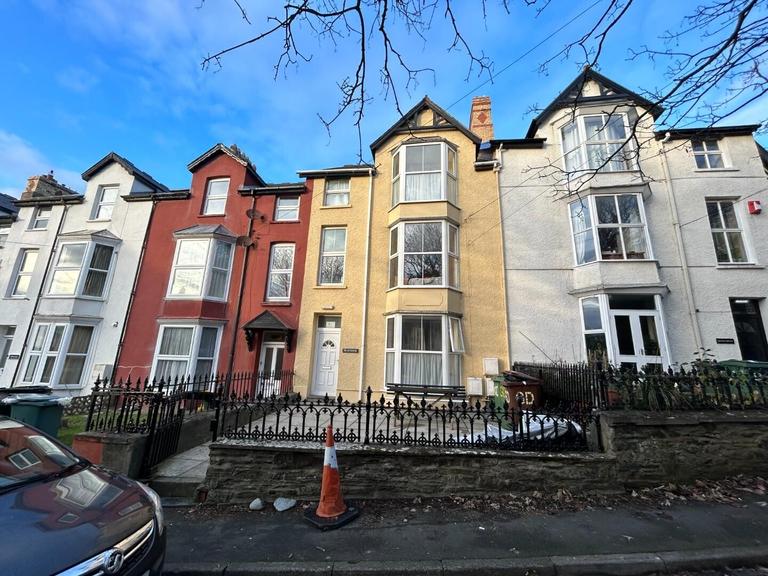3 bedroom apartment for rent Cliff Terrace, Aberystwyth, SY23 2DN UniHomes