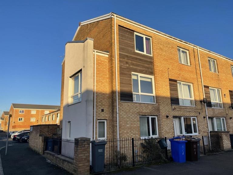 Torquay Close, Ardwick, Manchester, M13 9DJ